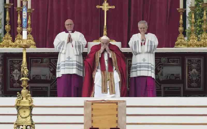 Faithful mourn Benedict XVI at funeral presided over by pope