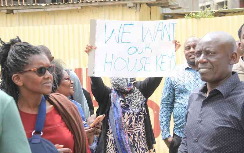 Four people injured in confrontation between homeowners, security guards