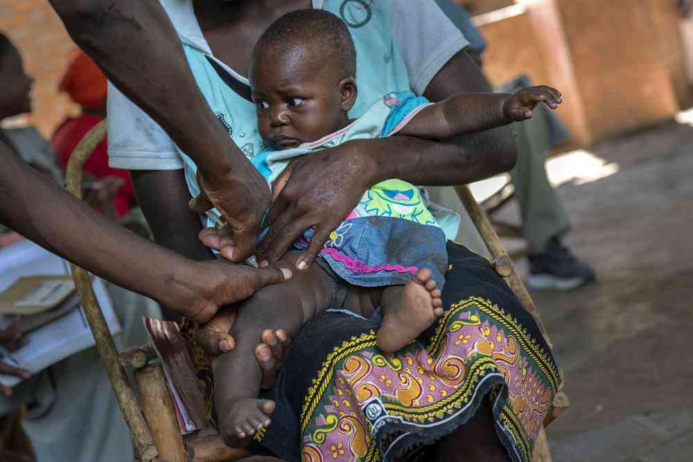 WHO moves to roll out first malaria vaccine in Africa
