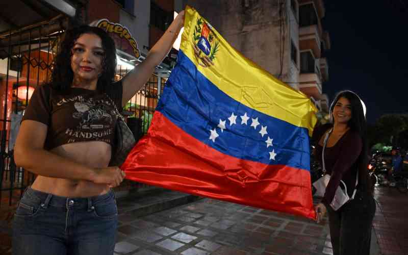 Venezuelans abroad celebrate Maduro ouster