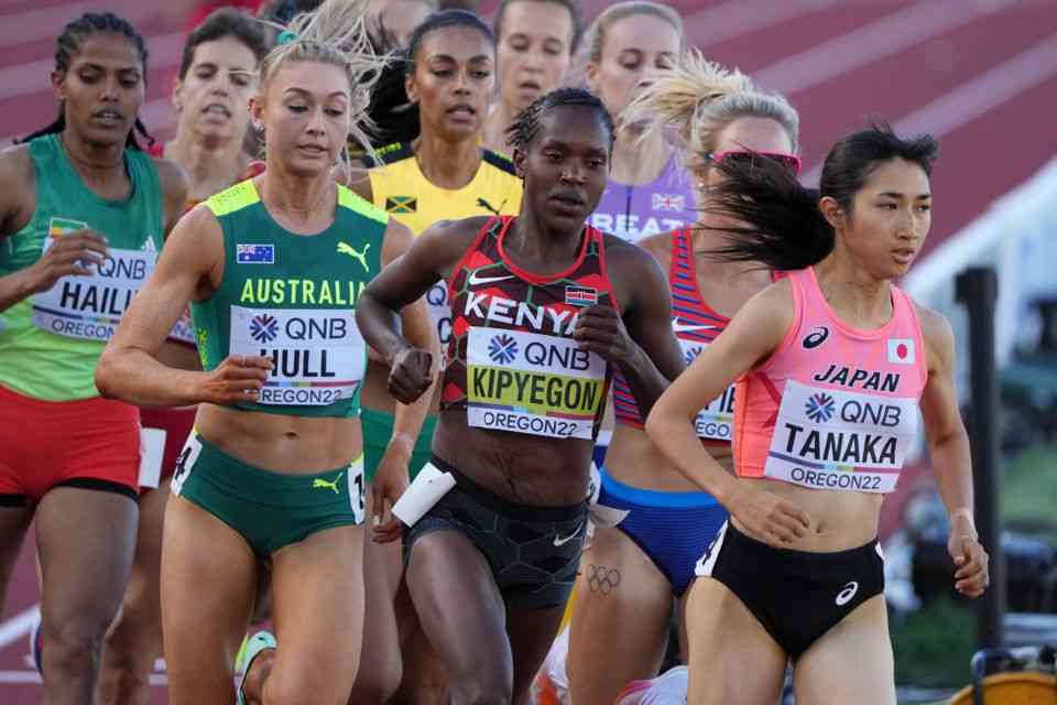Peerless Kipyegon and Winny Chebet through to women's 1,500m semis