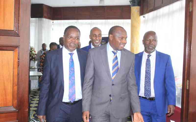 Hiring, renewal of contracts in State agencies frozen