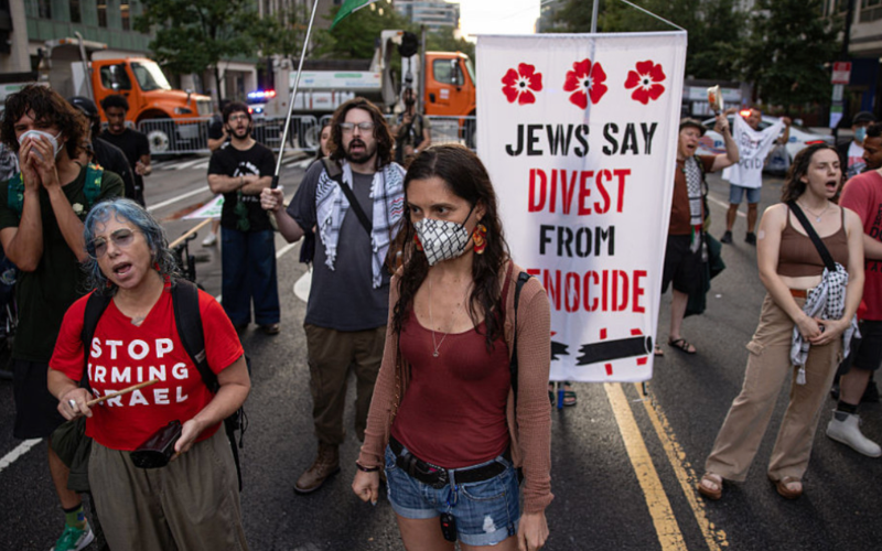 Israel PM Netanyahu met by fierce anti-war protests during Washington visit