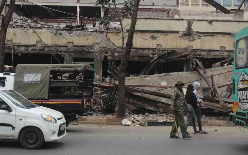 Four injured in city building collapse