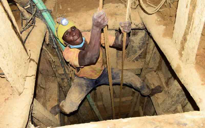 PS Mwangi orders for fining of all unlicensed miners