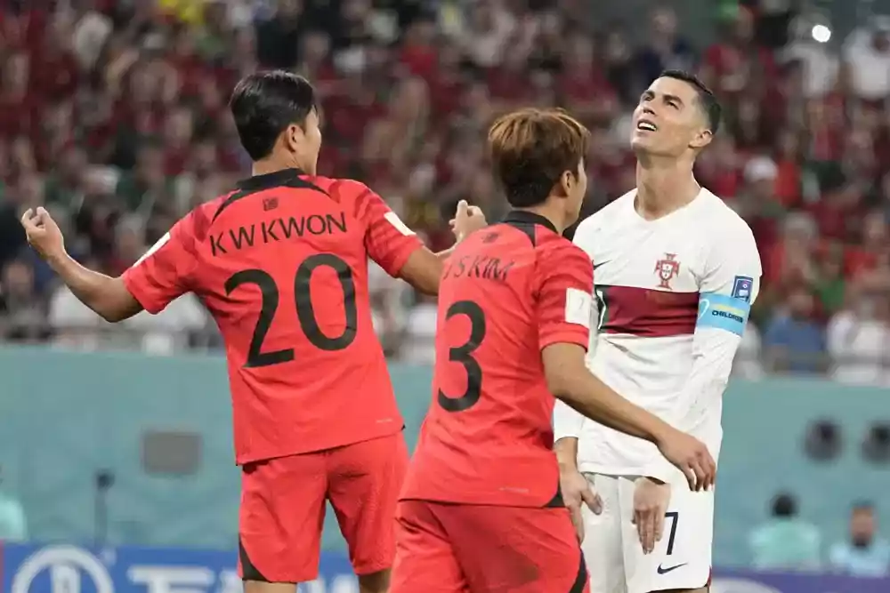South Korea advances at World Cup after stoppage-time winner