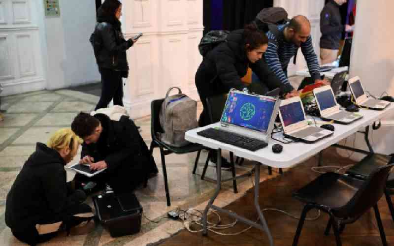 'Old things work': Argentines giving new life to e-waste