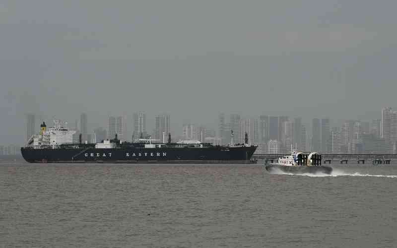 Iran closes Strait of Hormuz again over US blockade