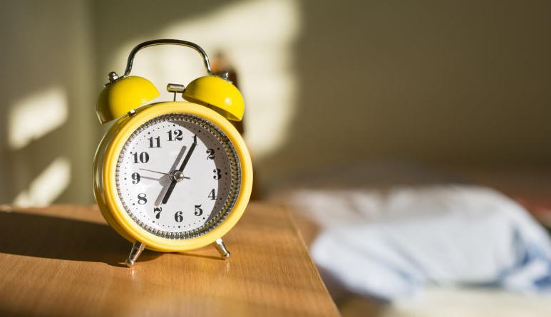 Why your body wakes you before the alarm
