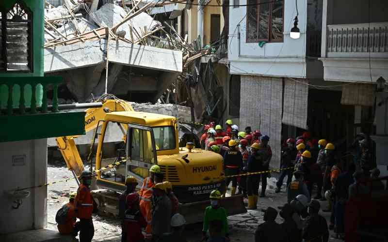 59 people still trapped under collapsed Indonesian school