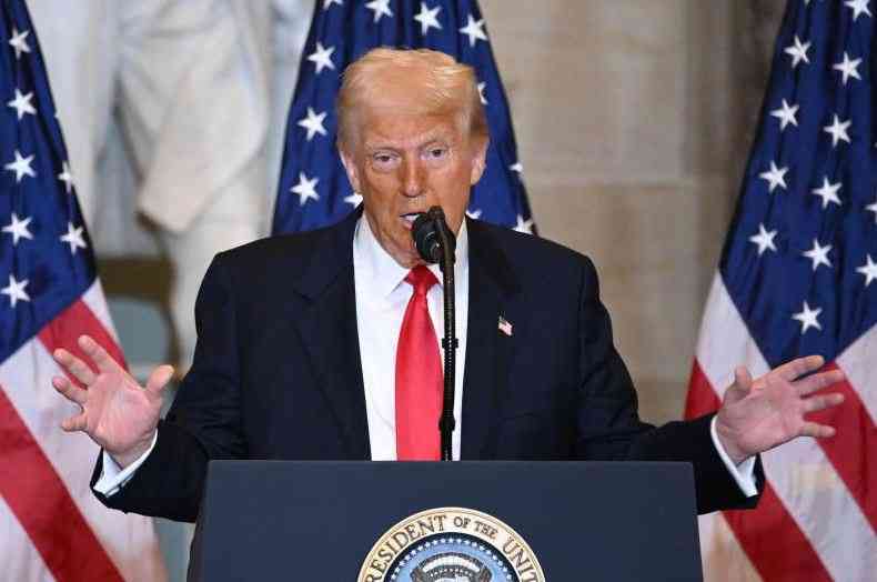 US trade deficit hit fresh record before new Trump tariffs