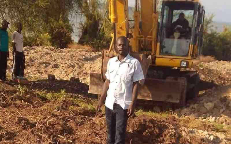 Bandits kill two road construction workers