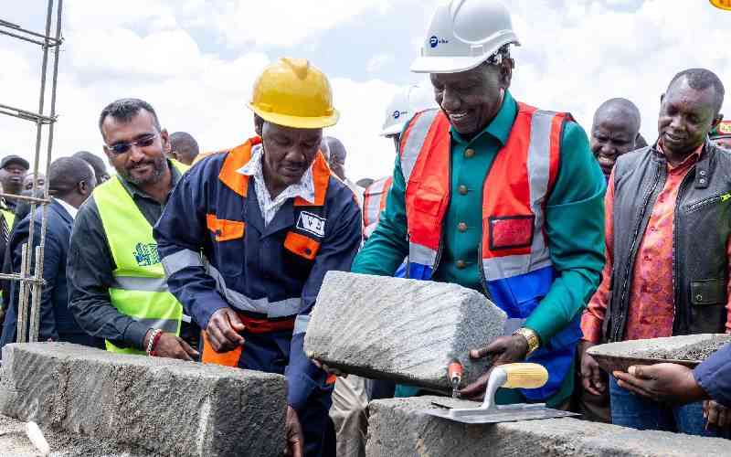 Ruto says people seeking bribes out to derail key projects