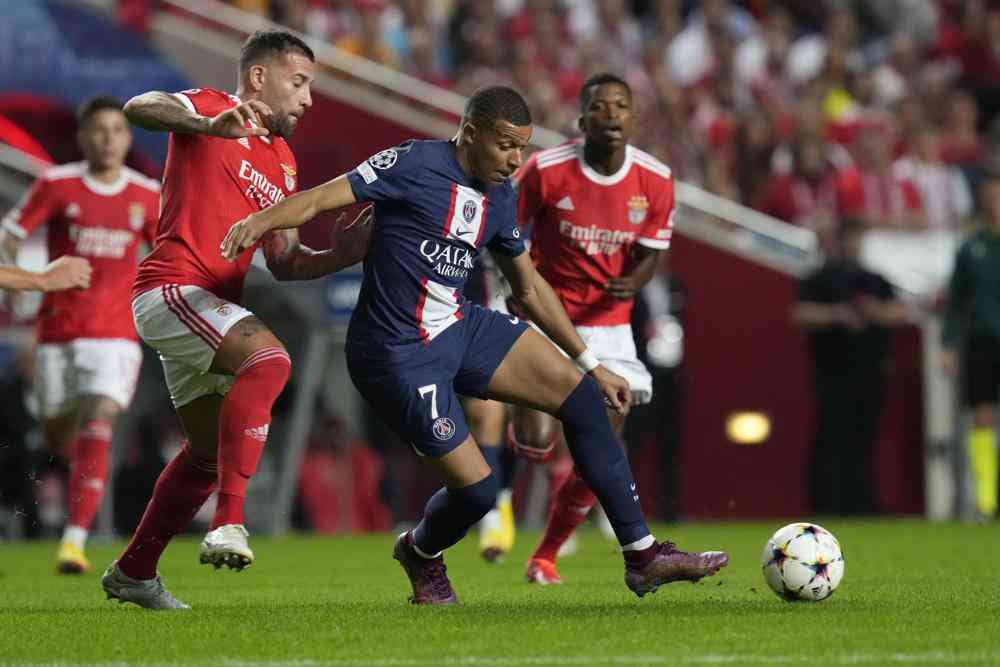 Messi's goal helps PSG draw at Benfica in Champions League