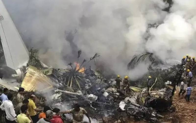 Plane carrying 49 crashes in Russia