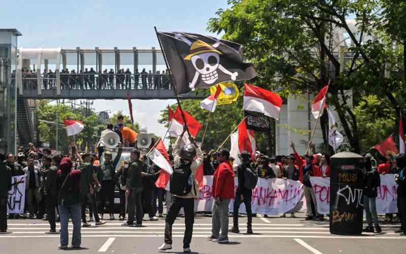 Indonesia protest blaze kills 3 as anger erupts over driver death