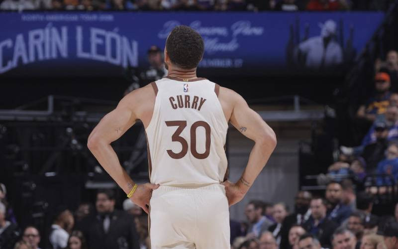 Curry stars as Warriors see off LA Clippers