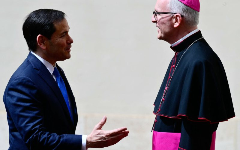 Rubio meets Pope Leo in bid to ease tensions