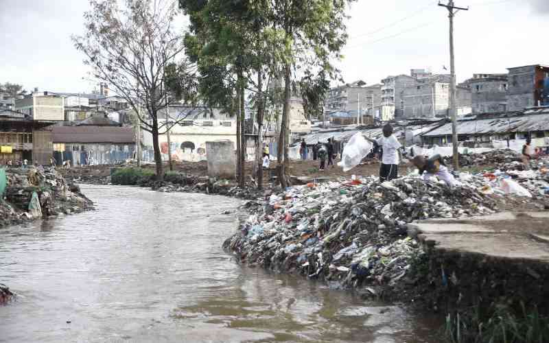 L. Victoria, Nairobi rivers at...