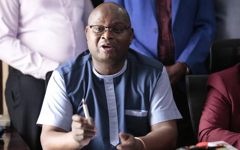 Nurses union backs suspension of council boss over illegal internship postings