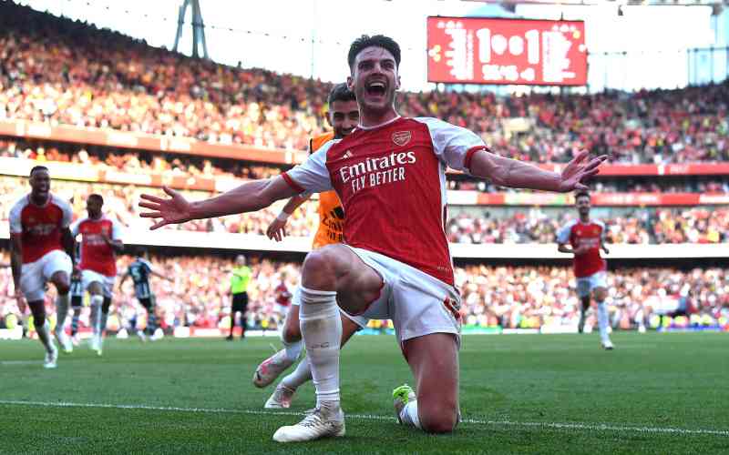 Rice and Jesus score in injury time as Arsenal gun down Manchester United