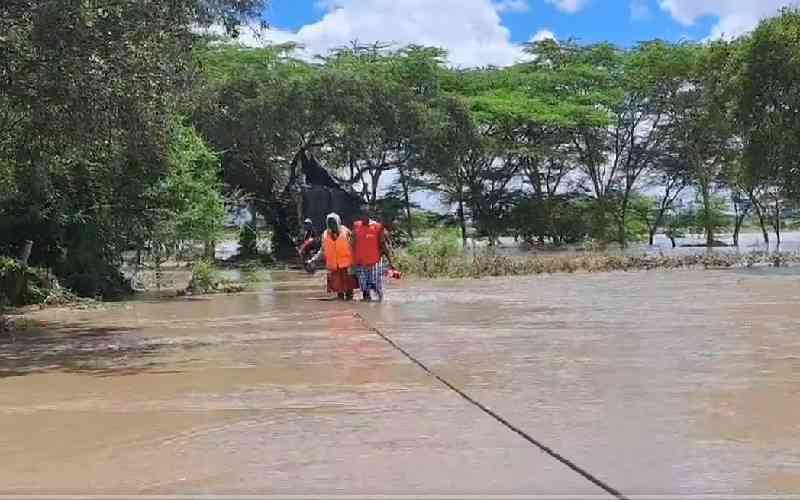 Transport between Kiambu, Machakos paralysed as River Athi burst its banks
