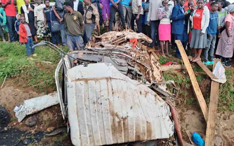 Six dead, several injured in Kisii-Sotik road crash involving lorry, matatu