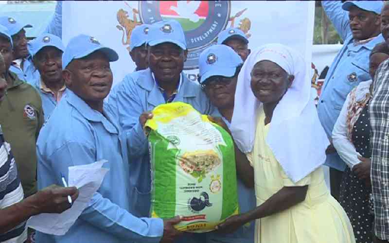 Sigh of relief for Kisumu retired soldiers as they get food donations