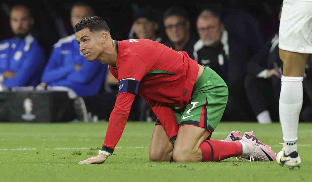 Cristiano Ronaldo injured but should be fit for World Cup