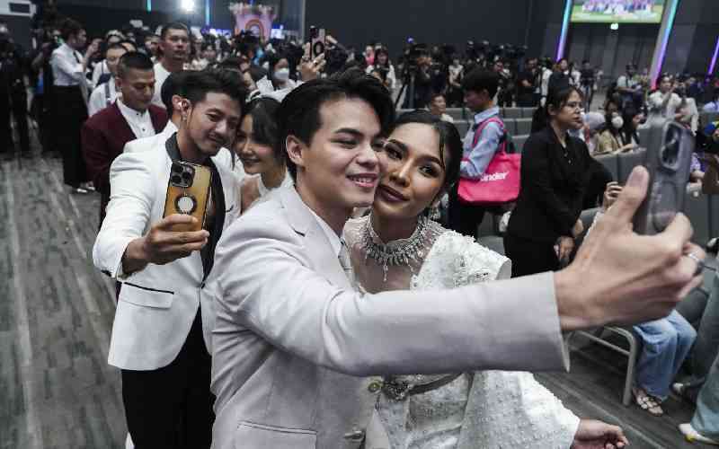 Hundreds wed as Thai same-sex marriage law comes into force