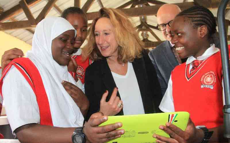 EU connects 363 public primary schools to internet to boost digital learning