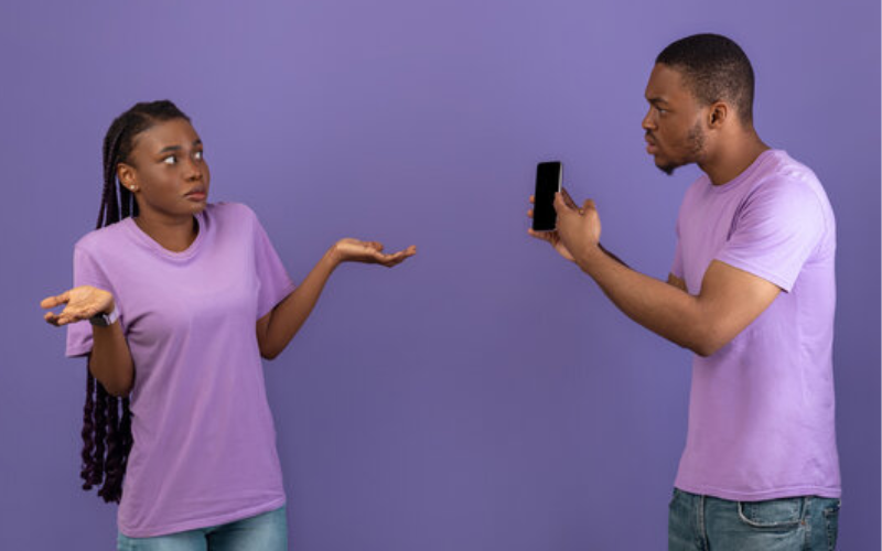 Man beaten by crowd after trying to jump into ocean over cheating wife