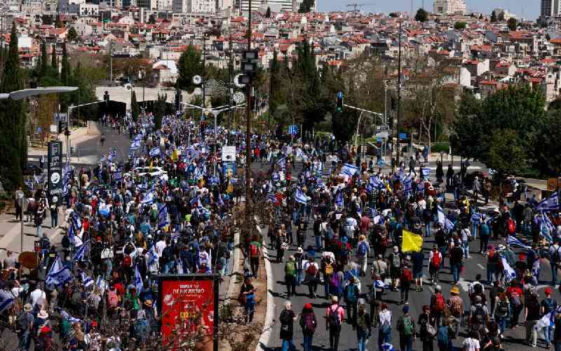 Thousands join anti-government rally in Jerusalem