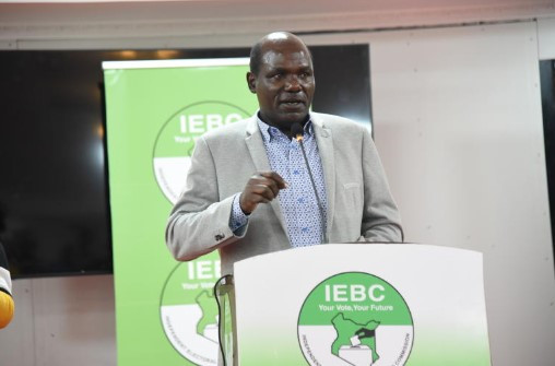 Court suspends orders for IEBC to use manual register