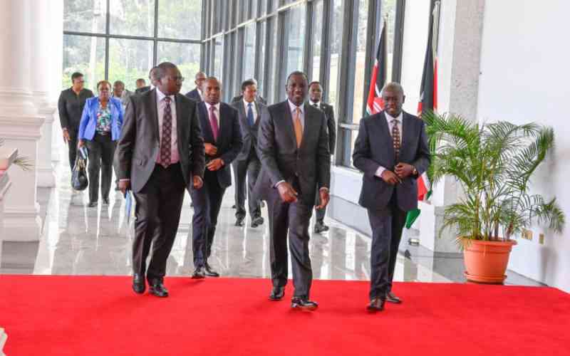 Ruto calls Uhuru to end standoff over retirement benefits