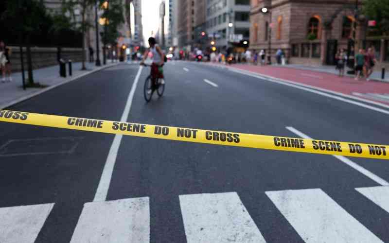 Gunman kills four in New York skyscraper shooting spree