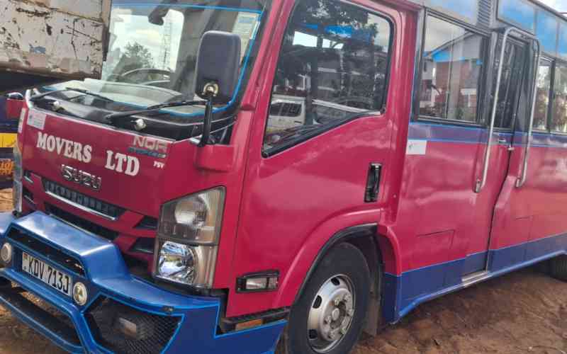 Tout pushes passenger out of moving bus over Sh20 dispute