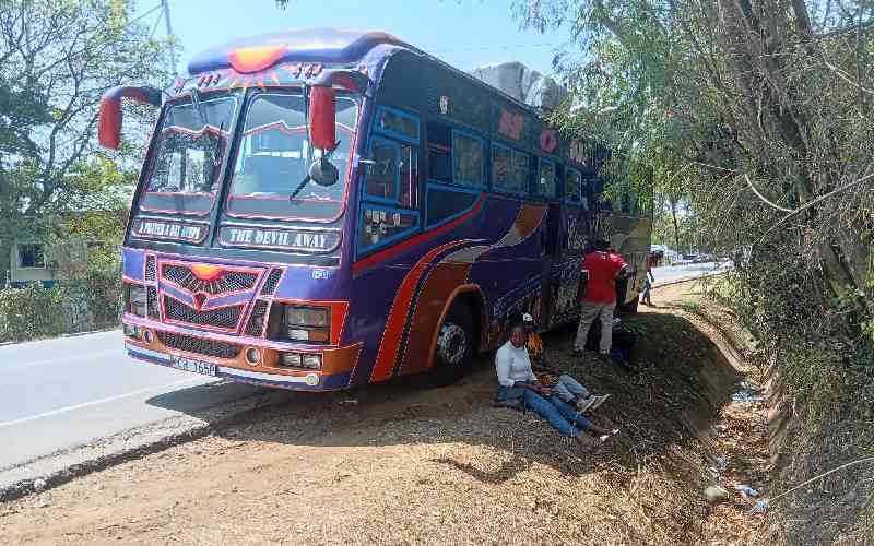 Passengers stranded as youth barricade roads in Homa Bay