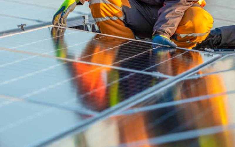 Solar power could replace fossil fuels by 2050, says report