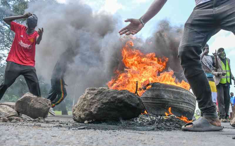 Fuel protests shut down Rift Valley roads, as mayhem leaves one dead