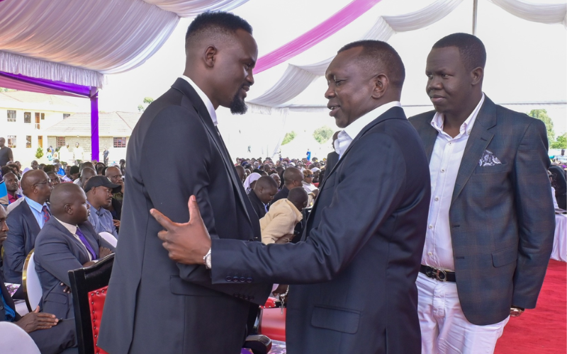 "Afungulie wengine njia": Oscar Sudi pokes McDonald Mariga over bachelor status