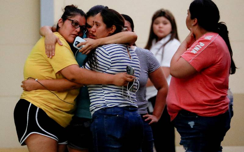 Gunman kills 19 children, 2 teachers at Texas elementary school