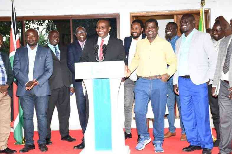 Busia Governor, Omtatah clash over alleged Sh5.2 billion audit report
