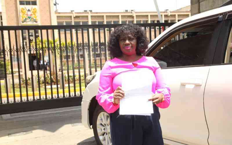 Drama at Parliament as ousted Senator Orwoba blocks gate