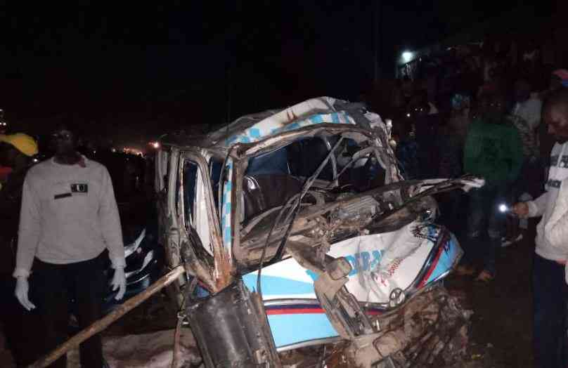 Kisii: Five die after truck, matatu collide head-on