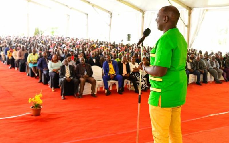 Ruto assures mitumba traders of funds, vows to stop slum evictions