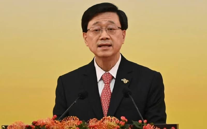 Expats say Hong Kong Chief unwelcome in US