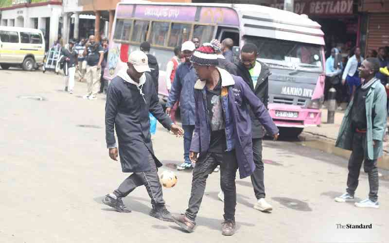 Drama in Nairobi as hawkers and touts battle for space in CBD