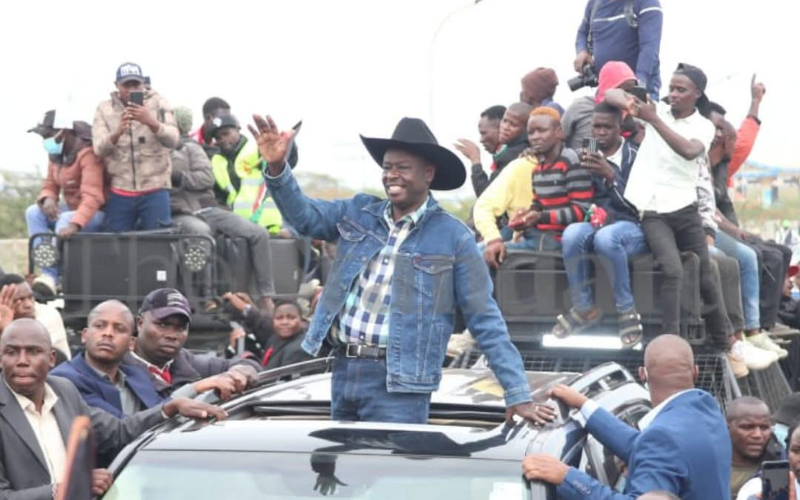 Gachagua lands at JKIA to heroic reception, heads to Kamukunji in huge convoy