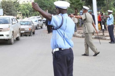 3 Traffic police officers arrested for taking bribes 